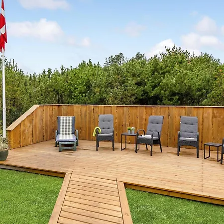 Holiday home 5 Bedroom Beautiful In Lokken