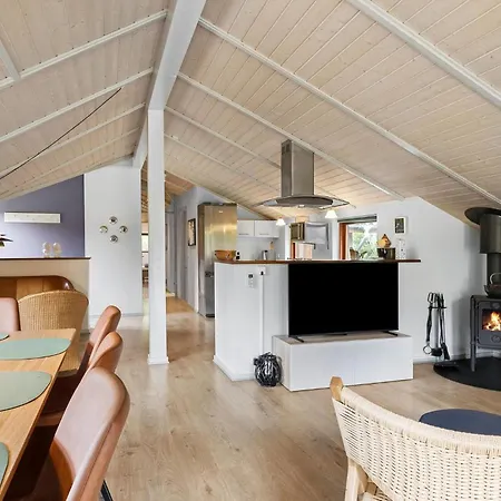 Beautiful Home In Lokken With Sauna بيت للعطل Løkken