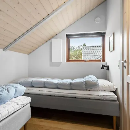 5 Bedroom Beautiful In Lokken Gronhoj (Nordjylland)