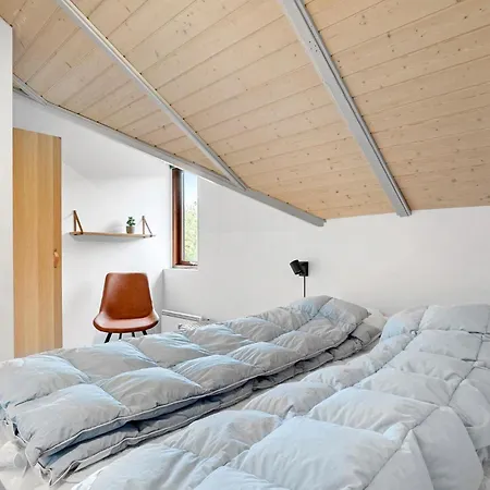 Holiday home 5 Bedroom Beautiful In Lokken