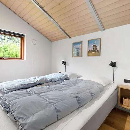 5 Bedroom Beautiful In Lokken